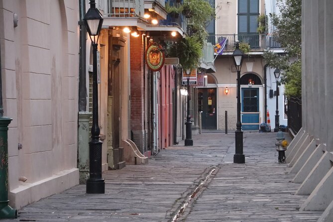 Spirits: New Orleans Cocktail & Ghost Tour - John’s storytelling style: funny, focused, and backed by sources