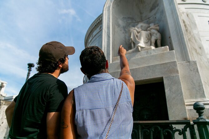 St. Louis Cemetery No. 1 Official Walking Tour - How the guide keeps the group moving (and why that matters)