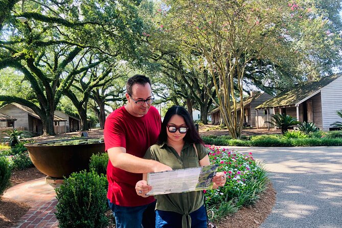 Swamp Boat Ride and Oak Alley Plantation Tour from New Orleans - Inside the plantation experience: photos, pacing, and the slave quarters topic