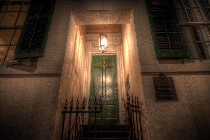 The Ghosts of New Orleans Tour - Walking the French Quarter at night, with real stopping points