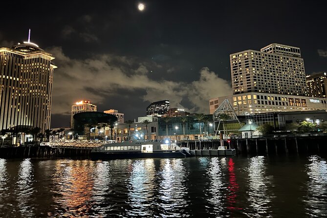 VIP Jazz Dinner Cruise with Private Tour and Open Bar Option - Dinner on the Mississippi: What the Buffet Feels Like